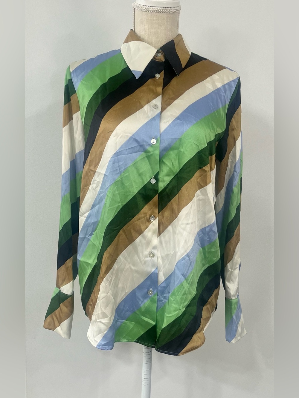 Mango - Camisa 200 Verdi Womens Collared Buttondown Blouse - Size S - NWT